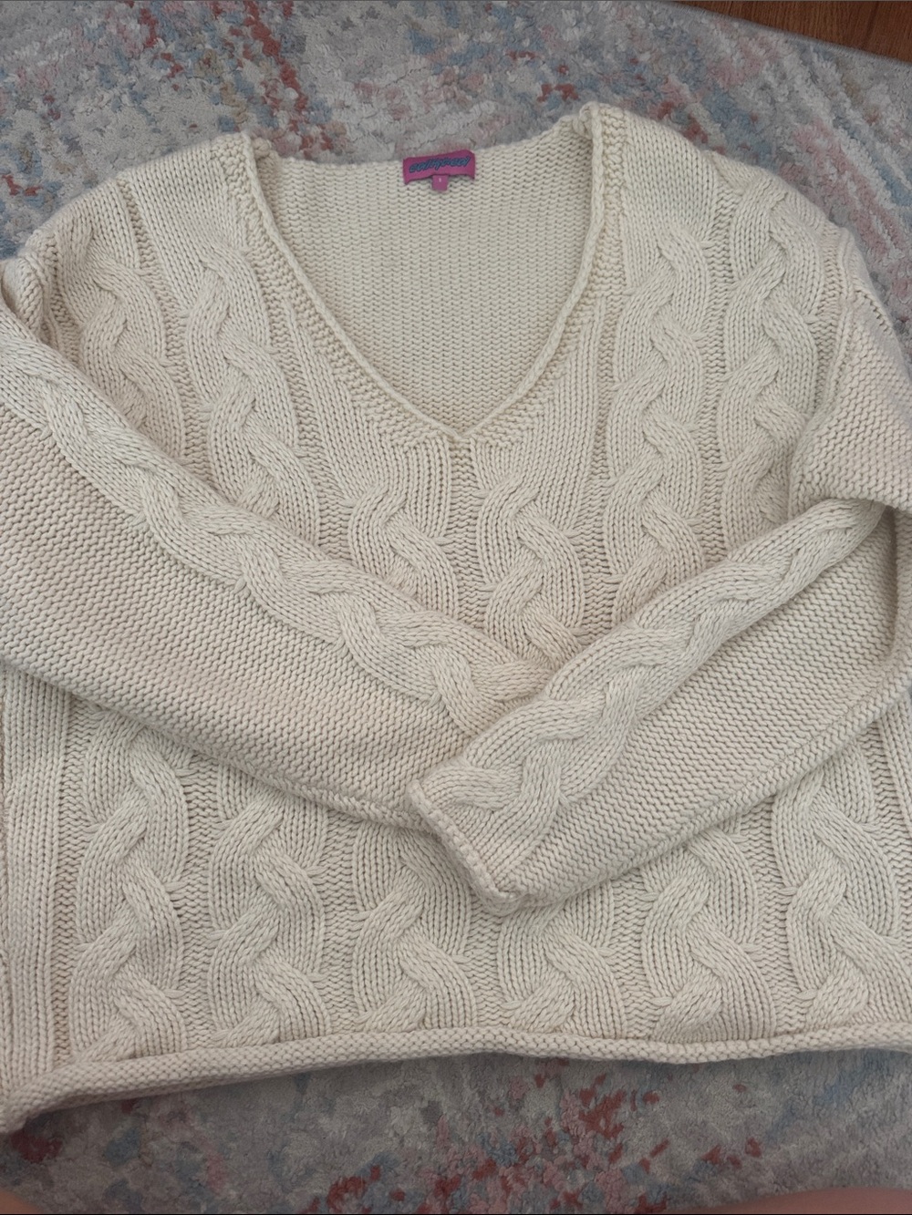 Edikted Cream Cable-Knit V-Neck Sweater - Women
